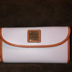 Dooney and Bourke Wallet ❤️❤️